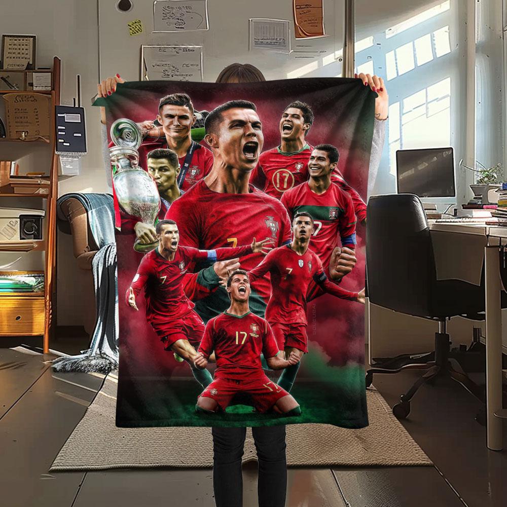 1PC Cristiano Ronaldo Patterned Flannel Blanket Suitable For All Seasons for Home Decor Warmth and Comfort Gifts Holiday Present