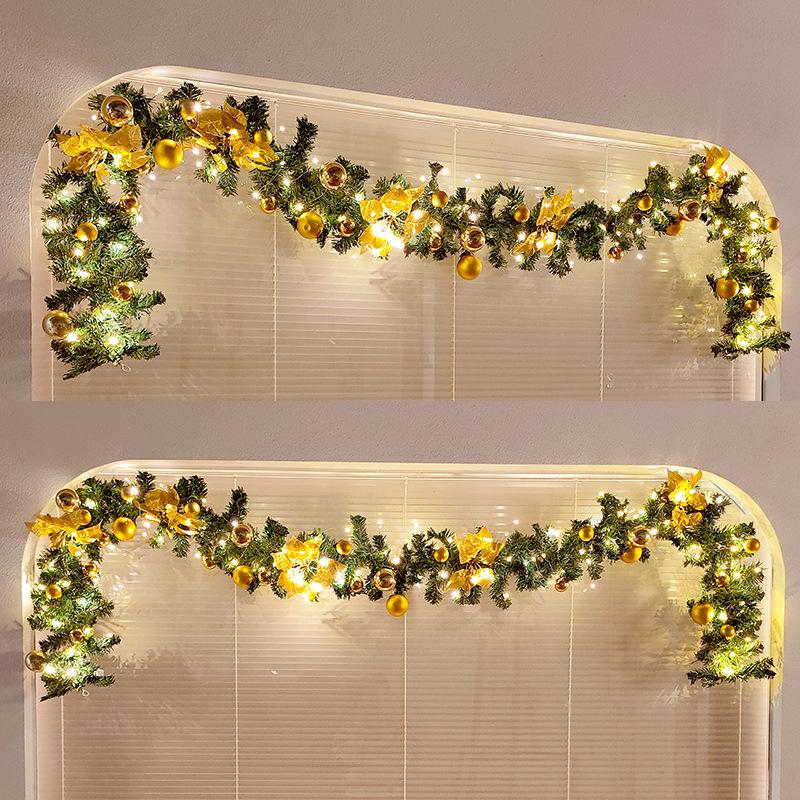 Snow-Dusted Christmas Rattan Wreath for Doorway & Window Decoration
