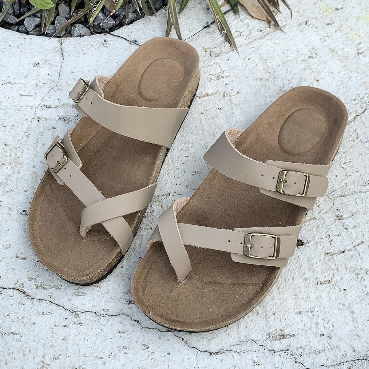 

Женские тапочки с большим пальцем, 2025 лето, новые, на плоской подошве, удобные пляжные тапочки, повседневные универсальные тапочки женские 43 коричневый