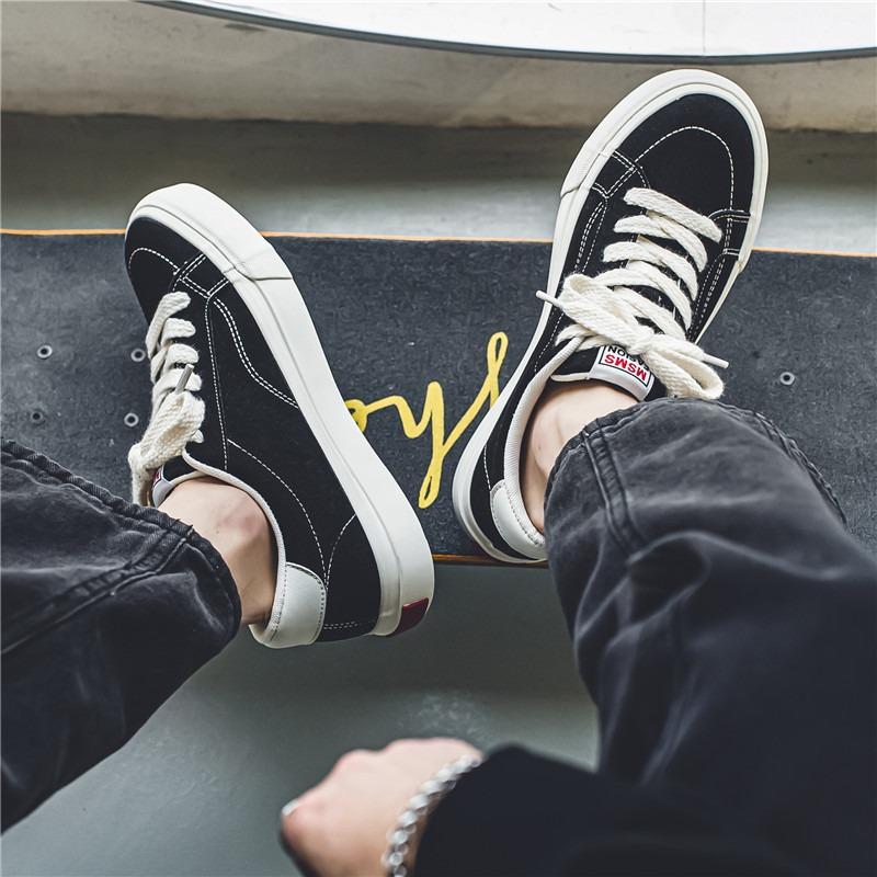 New Trendy Sports Shoes for Man Classic Comfortable Flat Shoes High-grade Anti-slip Skate Shoes Soft-soled Walking Shoe Students