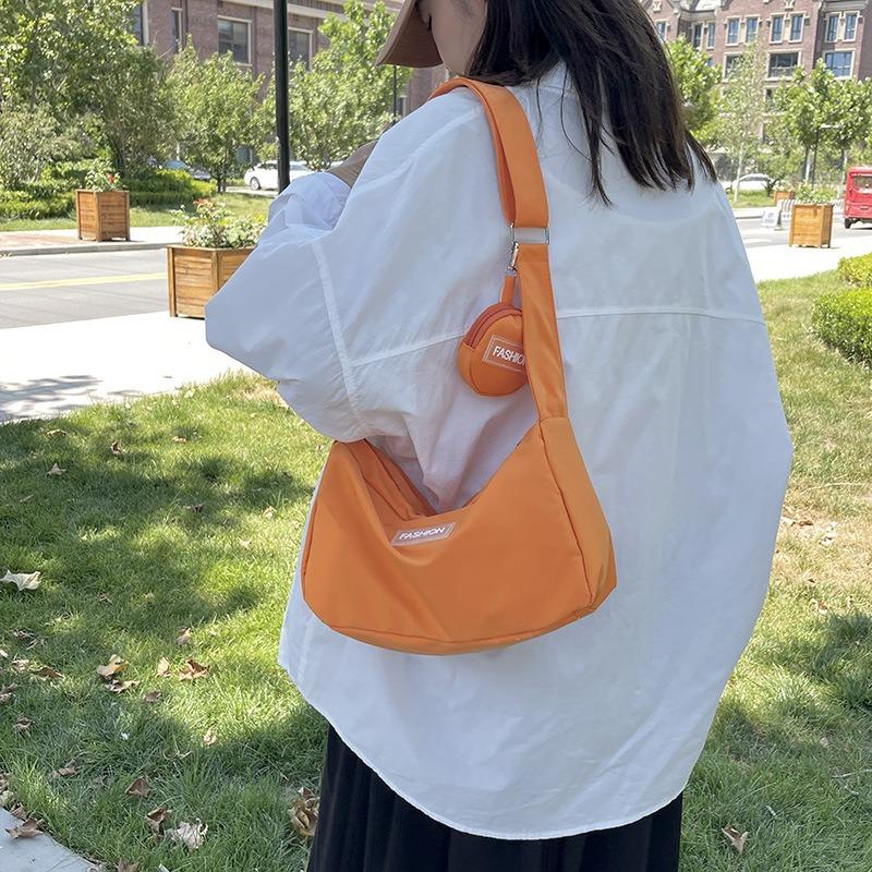 Women's New Autumn and Winter Tide Large-capacity Messenger Bag Bag Casual Versatile Fashion Lightweight Oxford Bag