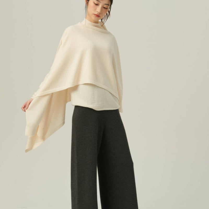 baseThread Multiway Knit Cape_IVORY
