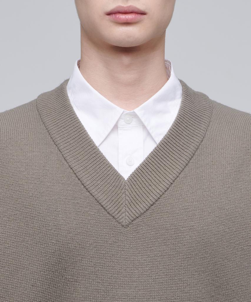 MUSINSA STANDARD Oversized V-Neck Knit Vest [Dusty Beige]