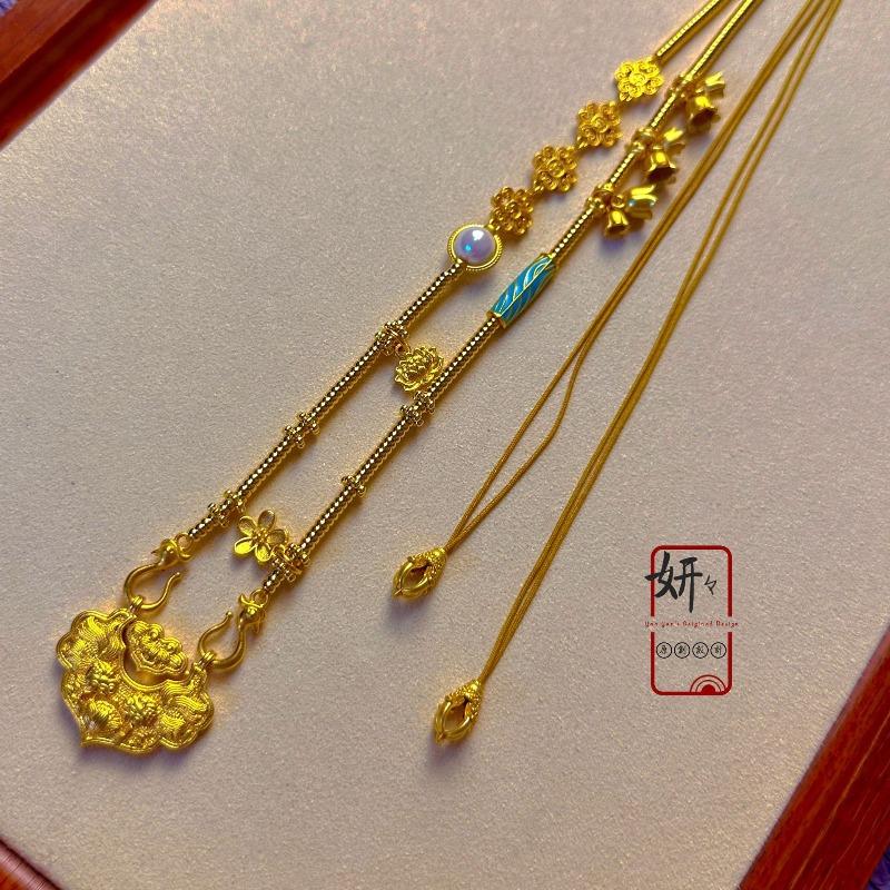Meier New chinoiserie engraved pisces koi lock bag blued accessories lily of the valley chinese ancient style longevity lock pendant necklacesweater
