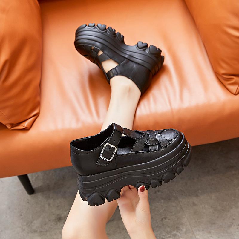 Korean version of thick-soled heightened leather bag head sandals women's 2025 summer new retro hollow muffin high-heeled Roman shoes