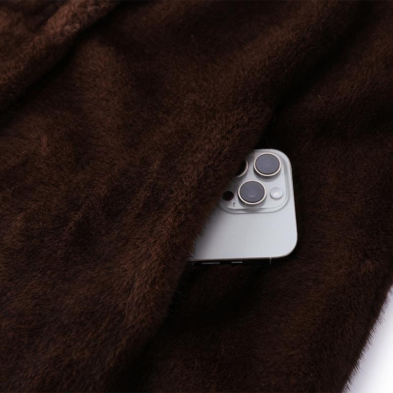 Zimní dlouhý kabát z umělé kožešiny pro ženy Hřejivý hustý luxusní svrchník Elegantní bunda z kožešiny pro ženu středního věku