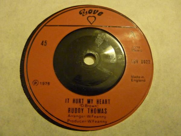 

7-дюймовая пластинка RUDDY THOMAS It Hurt My Heart LOV0022 Love 1976 UK Регги Ска Даб Б/у