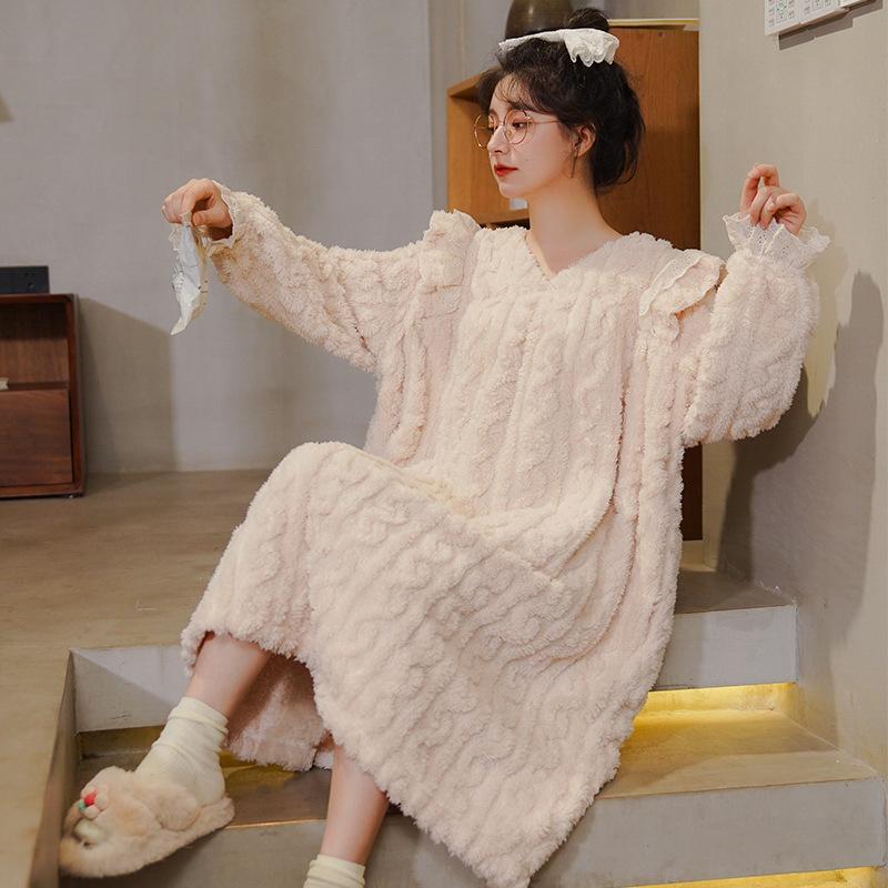 

Женская флисовая ночная рубашка с длинными рукавами — теплая, выше колена, плотная бархатная фланель, большой размер. 4XL (90-100 kg)