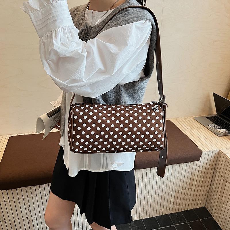 High-value shoulder bag women's black and white polka dot rectangular adjustable versatile commuter messenger bag versatile underarm bag