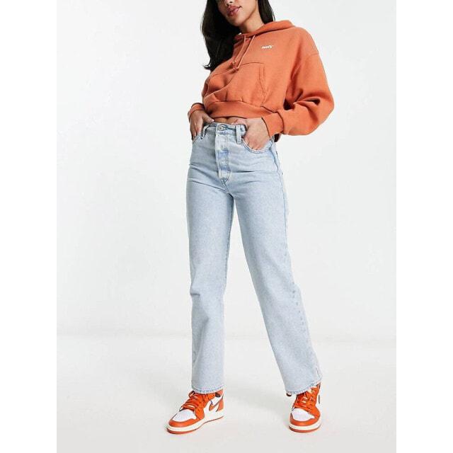

Светлые укороченные джинсы с рваными краями Levi s
