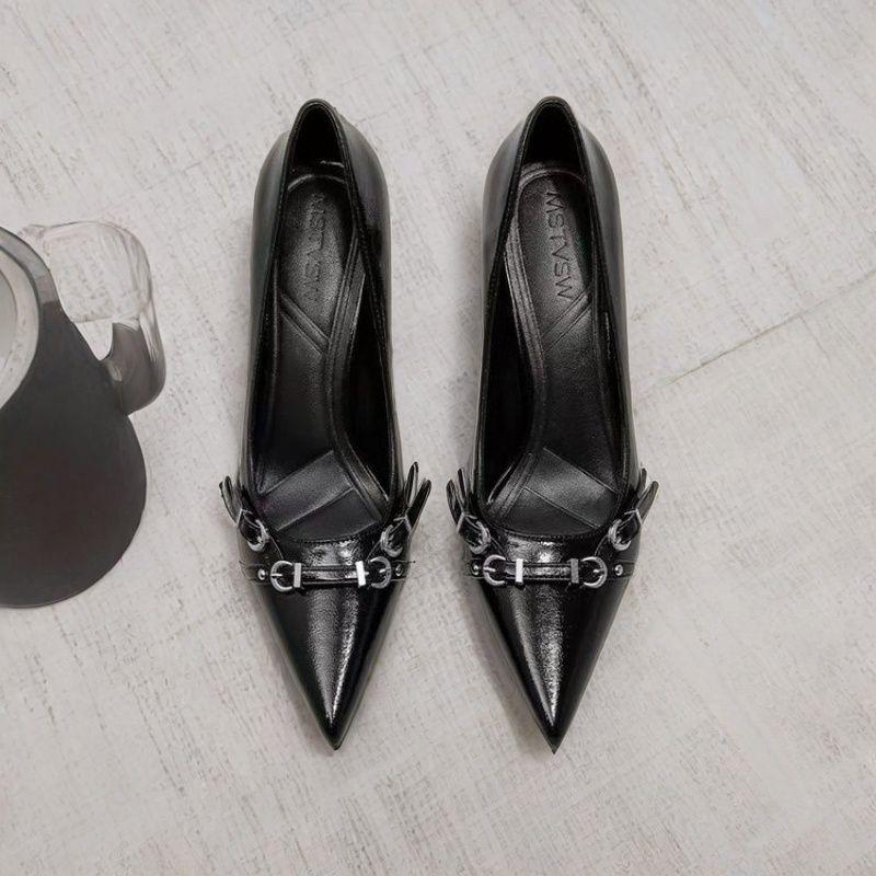 High heels women's autumn and winter new thin heels pointed temperament advanced black beautiful French light ripe single shoes