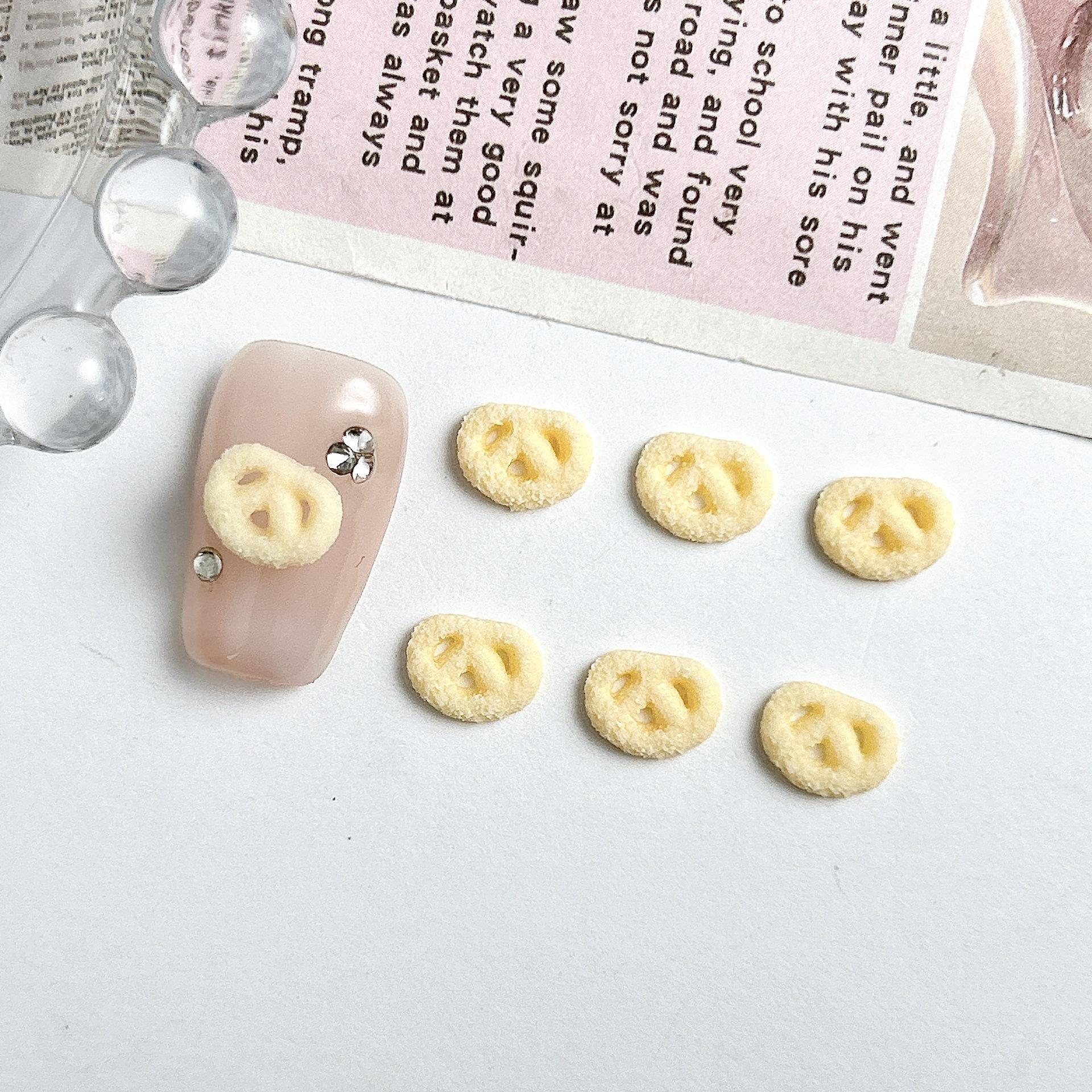 

New Mini Realistic After-Eating Series Cookie Resin DIY Nail Art Accessories Handmade Ball Filling жовтий