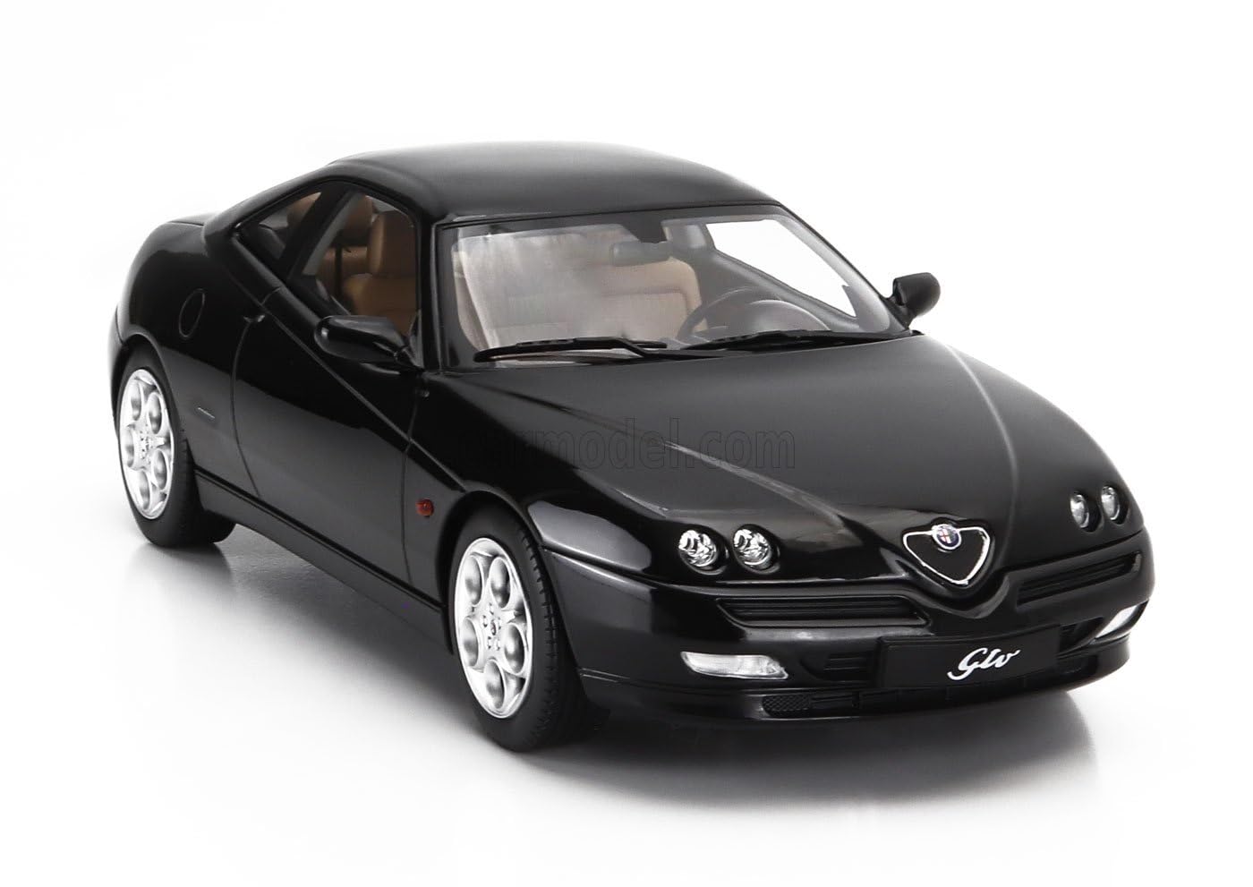 

Мини-машина Alfa Romeo GTV NOREV GTV 1999 ЧЕРНЫЙ 187841 1/18 1/18 [товар] чёрный