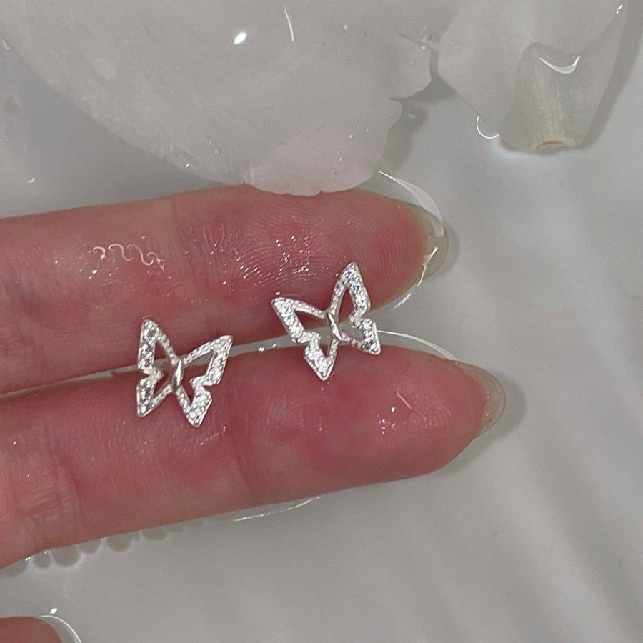 New Zircon Butterfly Stud Earrings Female Personality Stud Design Simple Ear Jewelry