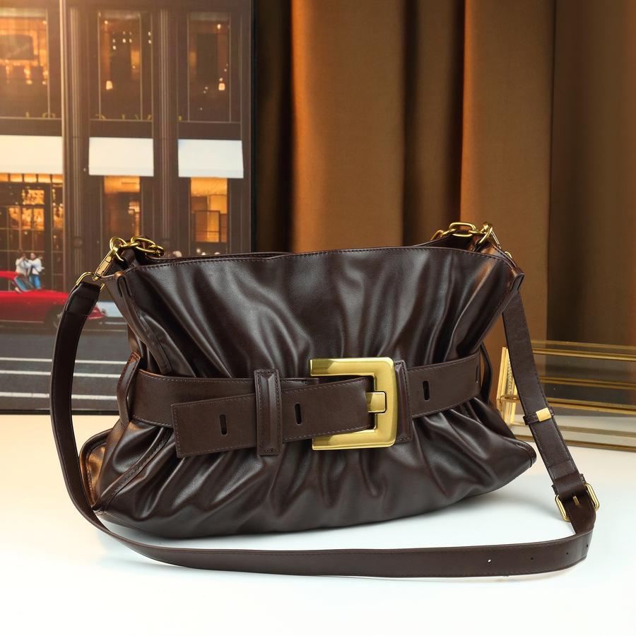 

Creative Metal Belt Buckle Design Pleated Cloud Bag Large Capacity Women Versatile Shoulder Armpit Bag темно-коричневого