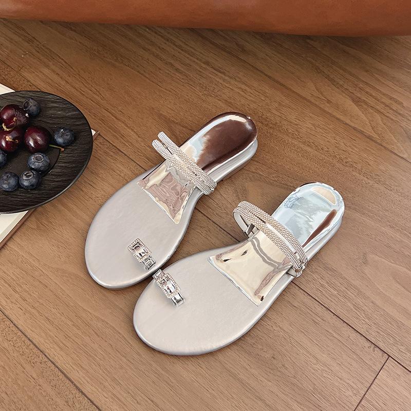 

2025 summer new model of the same broken ice pigeon egg rhinestone slope heel set toe flat bottom slippers women s sandals shoes 40 серебряный