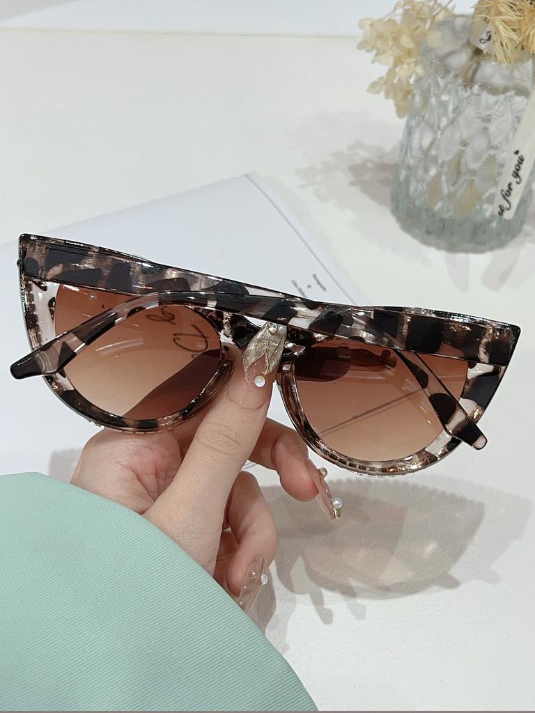 1Pc Women'S Cat-Eye Diamond High-End Shiny Trendyy Fashion Glasses Suitable For Daily Photography Unisex Holiday Gifts