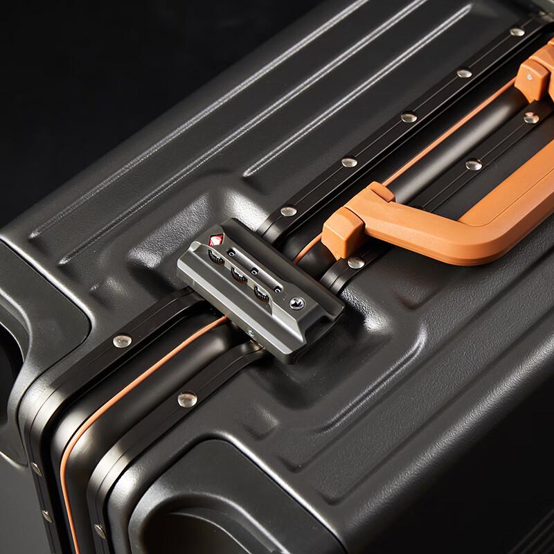 Woodpecker Classic Aluminum Frame Hardside Luggage