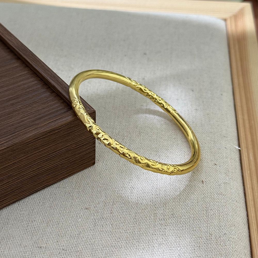 Auspicious Clouds  Grass Pattern Golden Bracelet: Women s Retro Chinese Style Alloy Jewelry