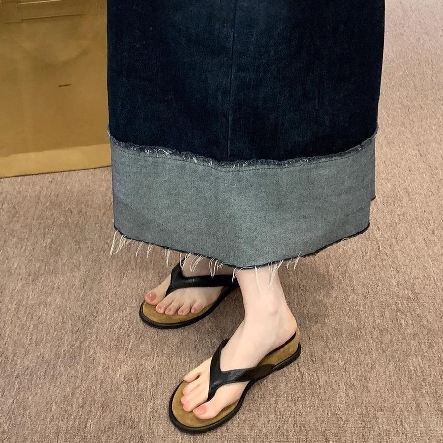 Wedge heel flip-flops outer wear women's shoes 2025 new summer niche fashion casual versatile retro sandals