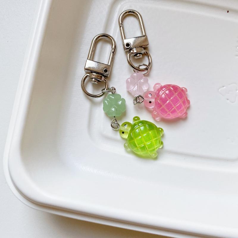 Colorful Jelly Pineapple Turtle Charm Keychains Drip Gum Retro Turtle Pendant Keyring Hanging Ornament Pendant Accessories Gift