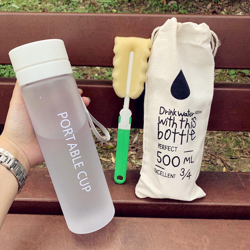"Durable, High-temperature-resistant Sports Water Cup, Portable and Unisex Design with Large Capacity for Students."