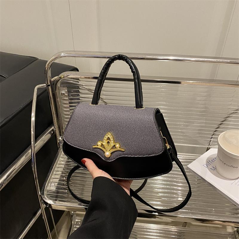2025 summer new fashion light luxury trend versatile handbag foreign style solid color commuting shoulder messenger bag women's bag