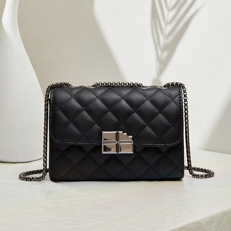 Everyday Shoulder Bag with Simple Design