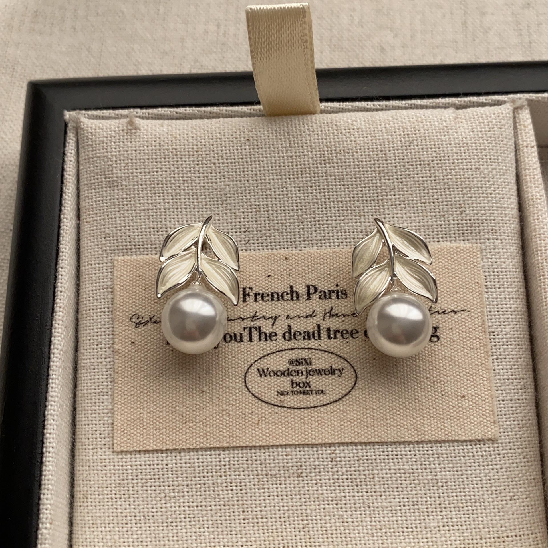 Elegant Enamel Flower Pearl Earrings Earrings Premium Stud Earrings Celebrity Xiaoxiangfeng Camellia Versatile Exquisite Earrings