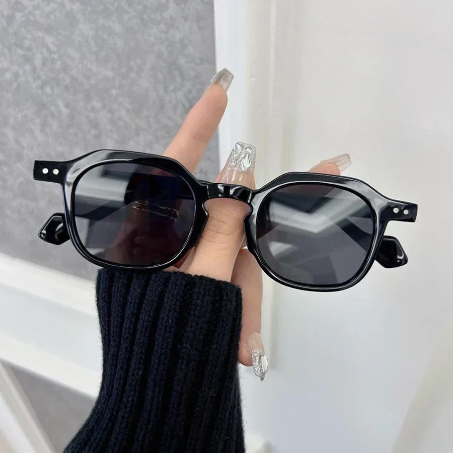 Vintage Classic Square Sunglasses For Women Men Retro Stylish Minimalist Fashion Female Male
