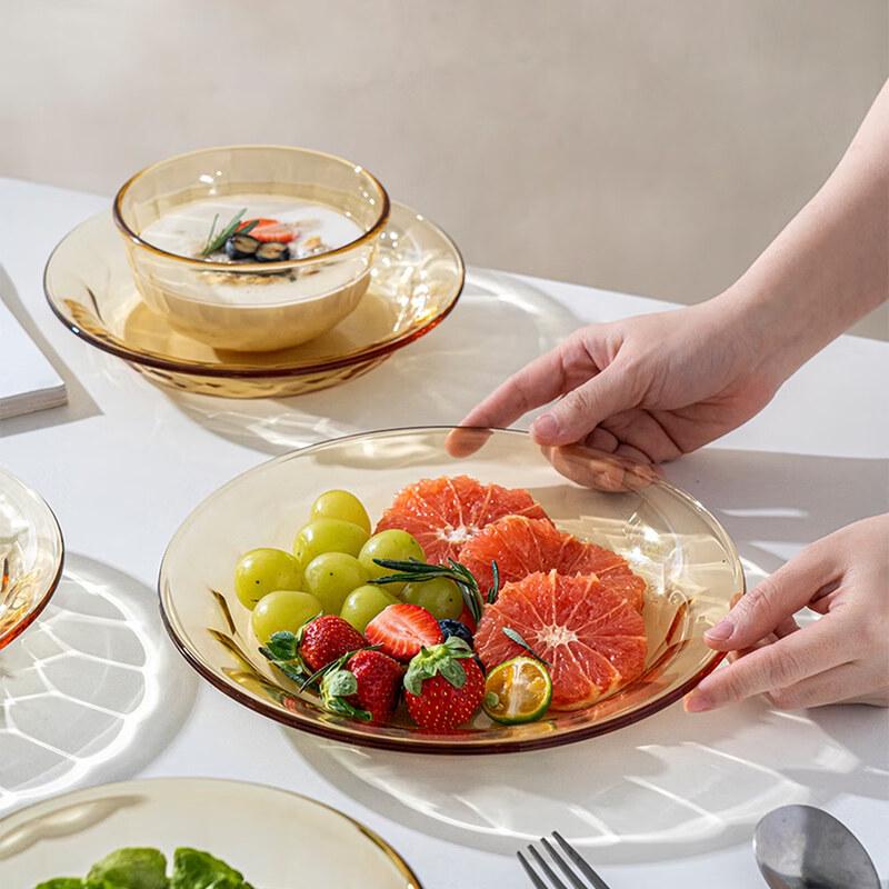 Westinghouse Crystal 8-Piece Amber Dinnerware Set