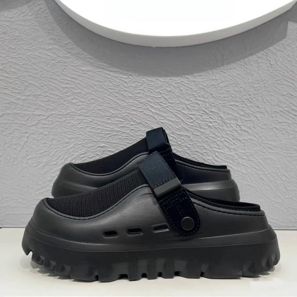 Im Sommer 2025 sind die neuen Plateau-Klett-Sandalen mit dicker Sohle atmungsaktiv und leicht, und die Strand-Damenschuhe werden draußen getragen.