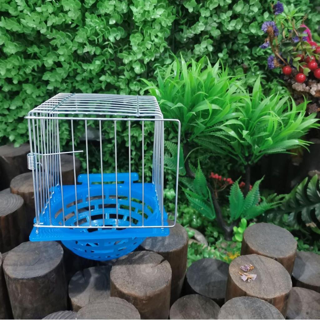 Detachable Hanging Birdcage Nest for Parrots, Budgies, Cockatiels, and Lovebirds