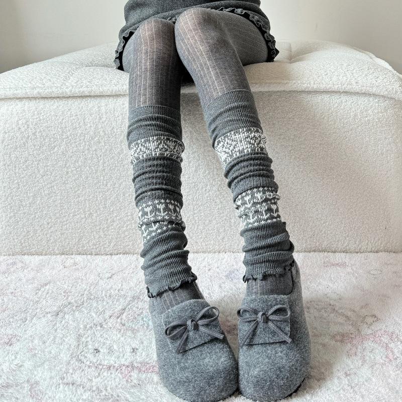 Mori Retro Grijs Herfst en Winter Gebreide Stapelsokken Veelzijdige Beige Beenwarmer Patroon Middellange Sokken