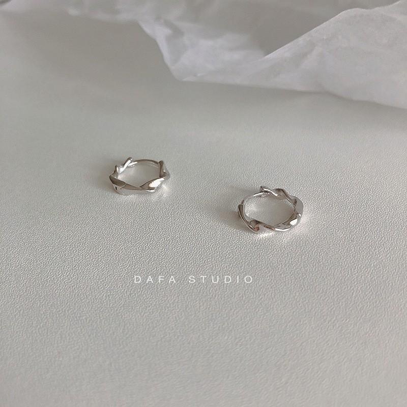 Korean Style Geometric Circle Earrings: Elegant, Versatile Ear Jewelry for Women and Students