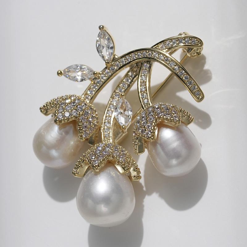 Bo Xin Yun Freshwater Pearl  Zirconia Brooch Corsage Pin