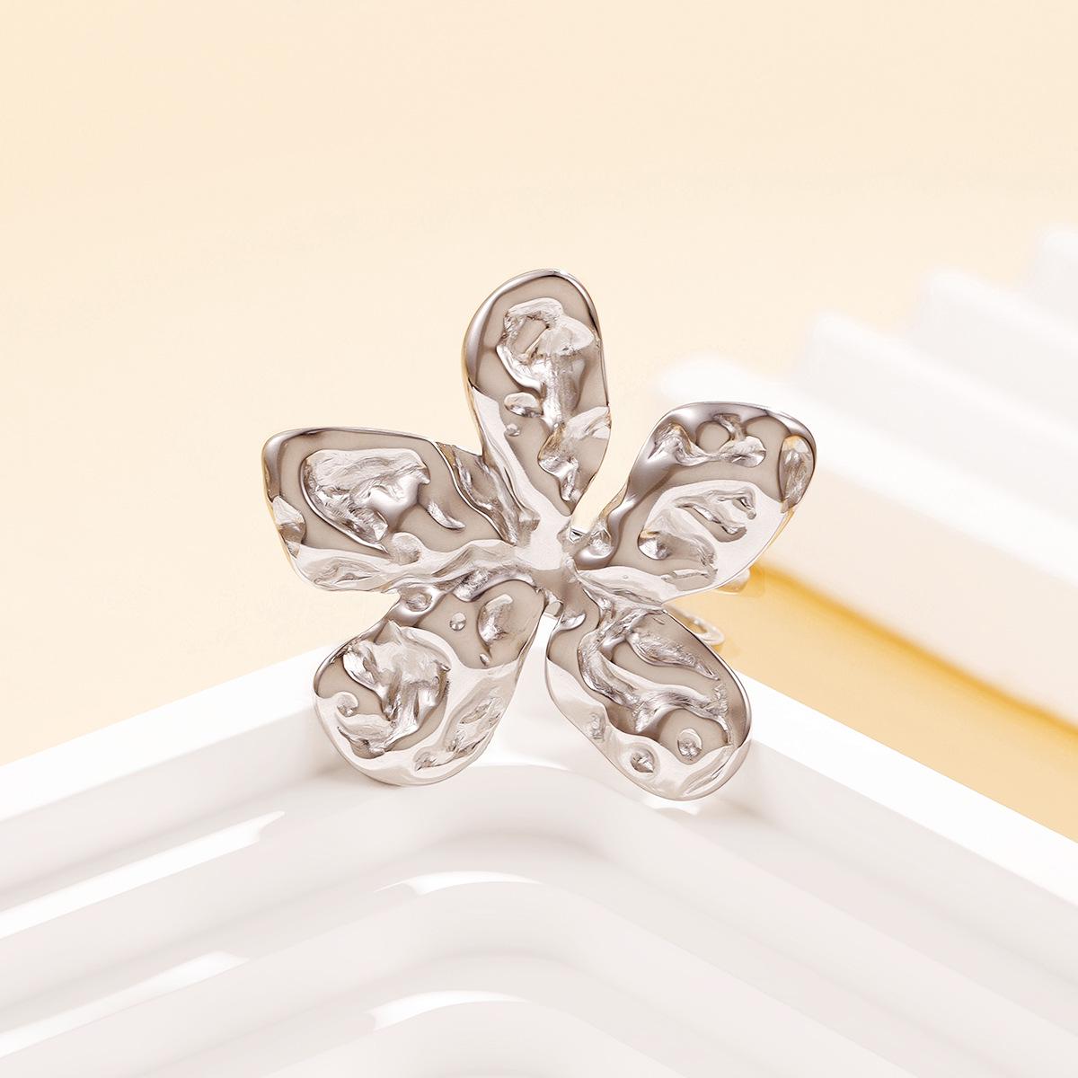 Elegant 18K Gold Plated Floral Open Ring in Old Money Style