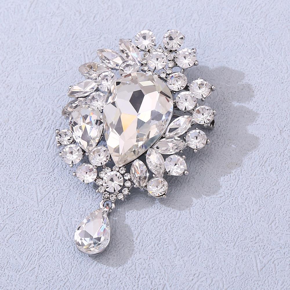 2026 Brooch European and American Luxury Super Flash Crystal Brooch Fashion Fur Coat Corsage Creative Pendant Crystal Pin Jewelry