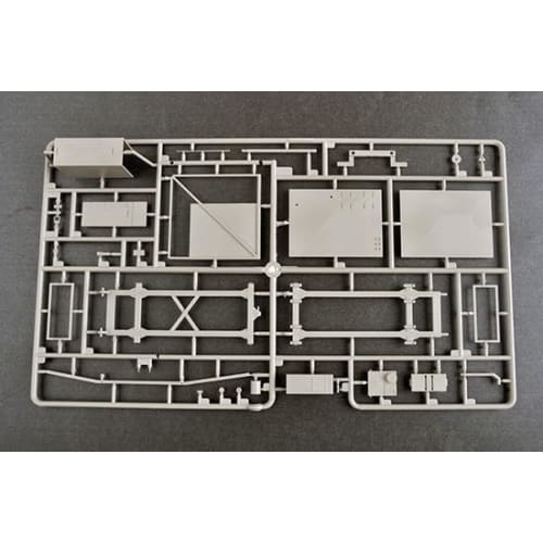 Trumpeter 1/35 Scale Club-K 3M54 Anti-Ship Missile / 40-Foot Container Mounted Plastic Model 01077