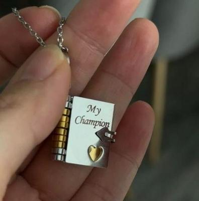 Collana in Acciaio di Titanio Incisa per Figlio - Best Seller, di Alta Gamma, Resistente allo Sbiadimento