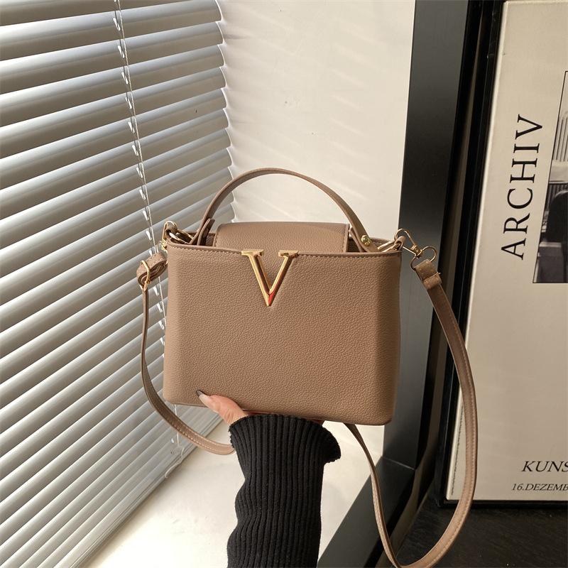 Luxury Women's Tote Bag, Chic V Shaped Stylish Pu Leather Bucket Bag, Top Cover Handbag Women Shoulder Crossbody Bags for Woman