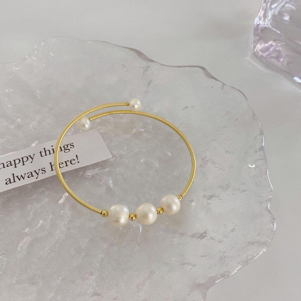 Irregular Freshwater Pearl Bracelet: Elegant Handmade Jewelry for Women