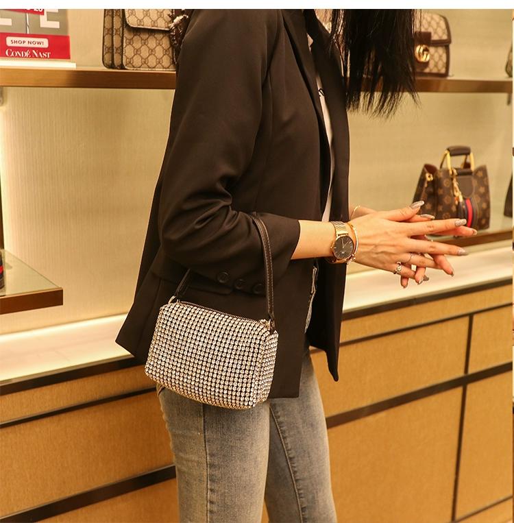 Сумка с блестящими бриллиантами — фото 8