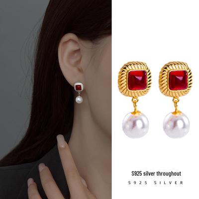 Banyan Tree S925 Silver Retro Red Square Pearl Earrings - Women's Second-hand Light Luxury Accessories