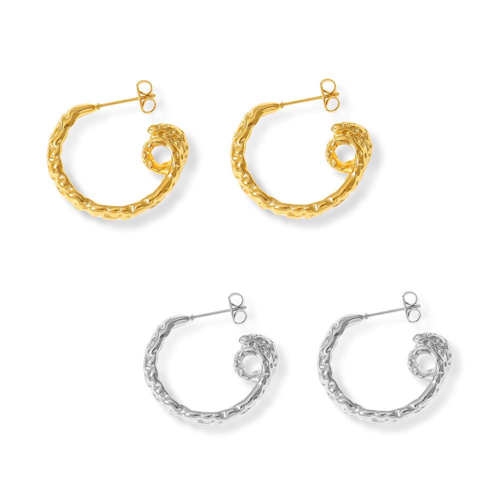 European & American Design 18k Gold Pleated C-Shaped Titanium Earrings