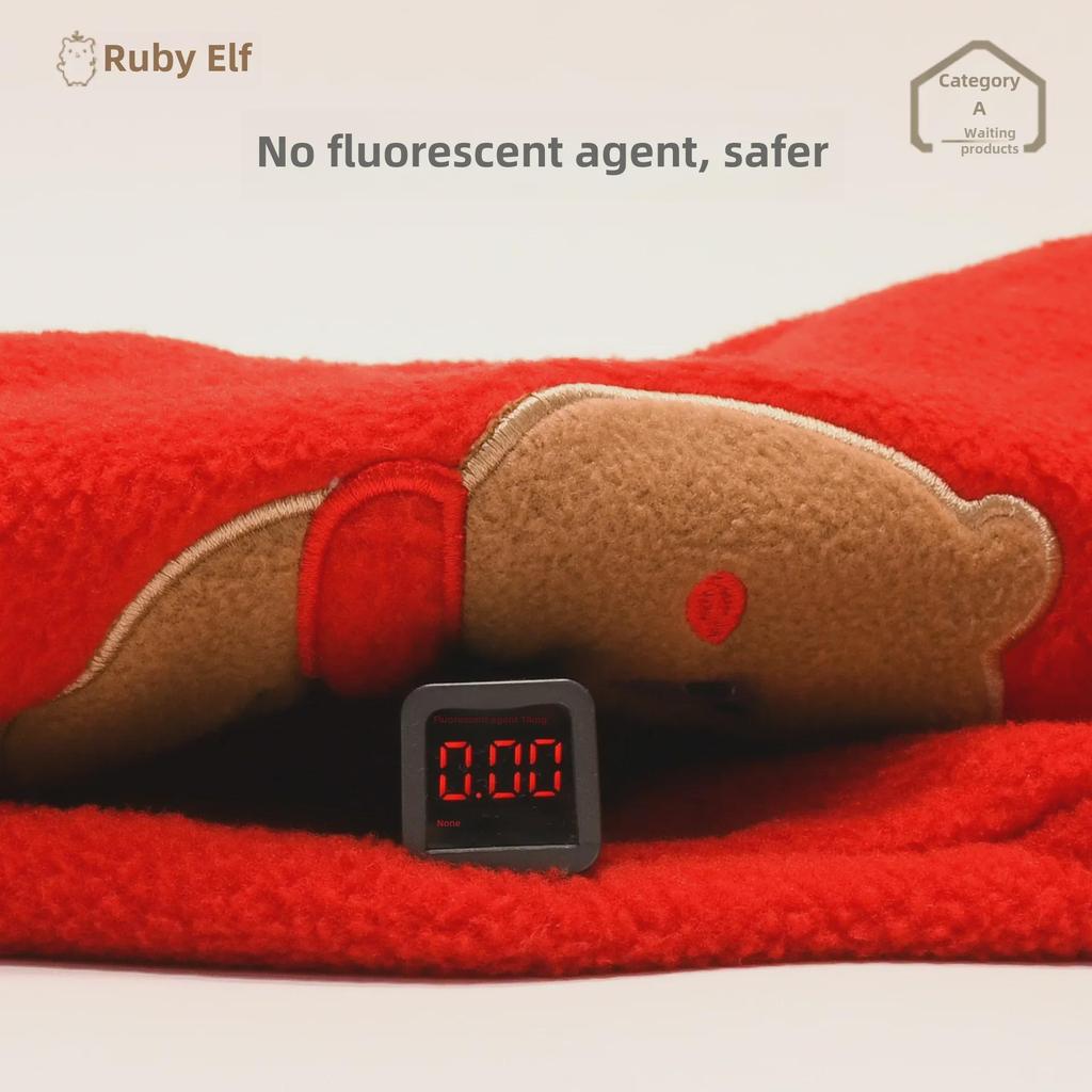 Salopă roșie din fleece polar pentru bebeluși: Lună Plină, 100 de Zile, Un An - Design de Ursuleț cu Binecuvântare de Anul Nou