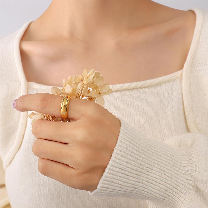 18K Gold-Plated Cool Ins Style Gypsophila Zircon Ring in Titanium Steel Size 8