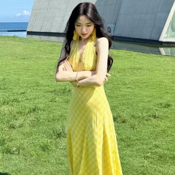 Yellow Plaid Suspender Dress V-neck Neck Waist Long Dress Summer Spice Girl Design Sense Summer New Models Look Thin
