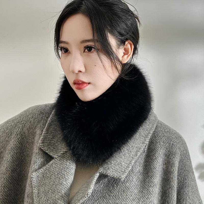 Fox Otter Rabbit Fur Scarf Collar Set: Versatile, Fashionable Magnetic Buckle for Neck Protection and Warmth - Women's Winter Accessory.