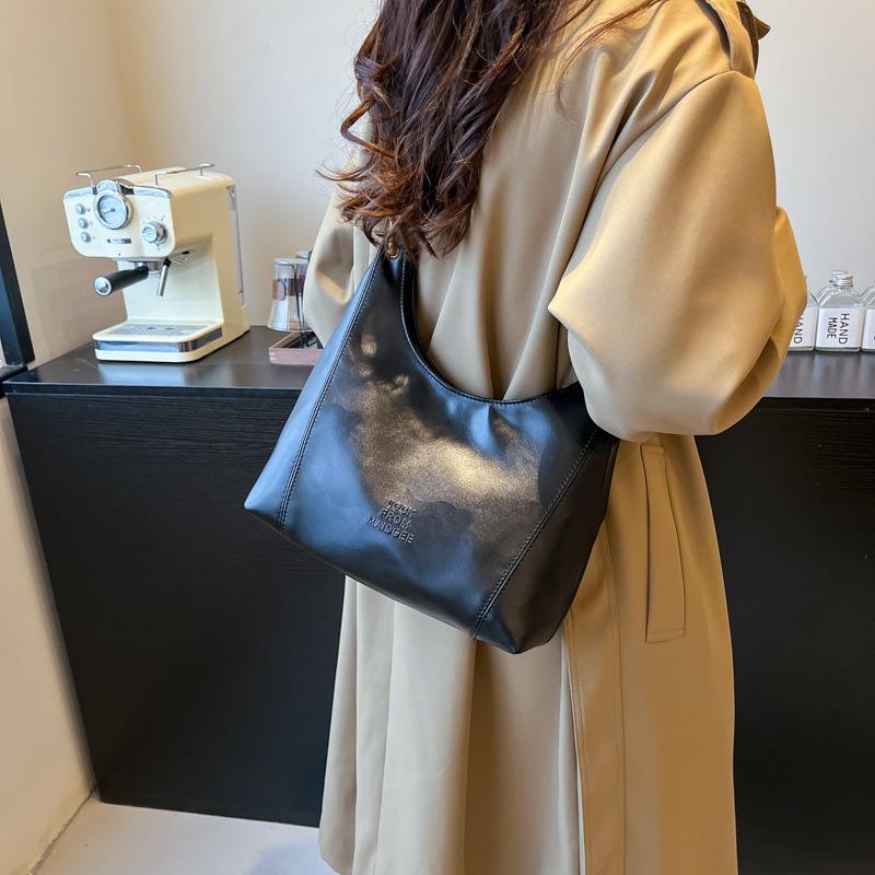 Large Capacity Bag Women's 2025 New Tote Shoulder Underarm Retro Versatile Senior Commuter Fashion Messenger Bag